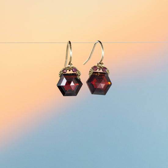 Load image into Gallery viewer, Danielle Welmond Petite Garnet Hexagon Drop Earring
