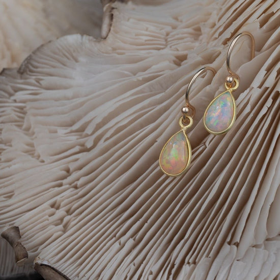 18K Yellow Gold Teardrop Opal Dangle Earrings