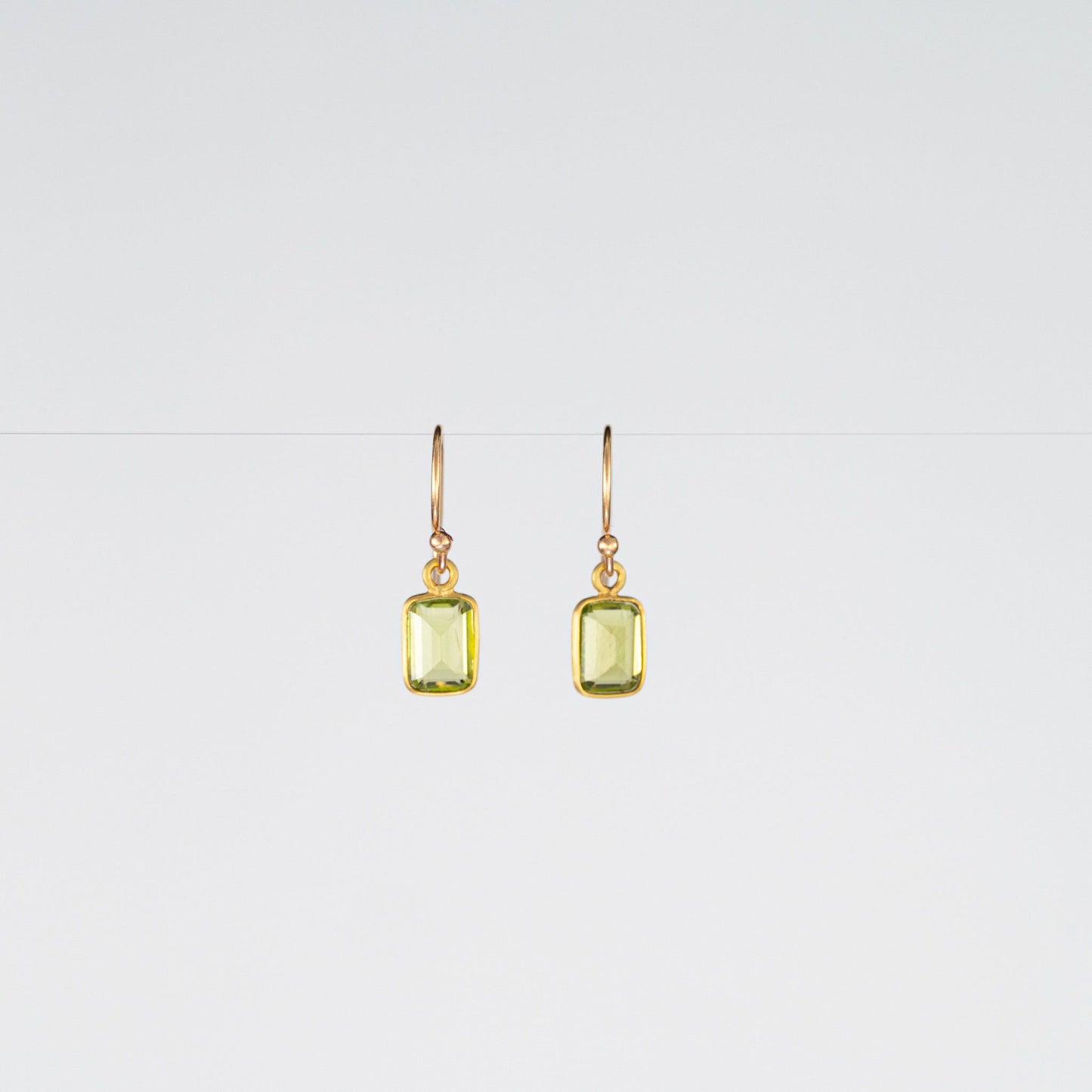 18K Yellow Gold Rectangular Peridot Dangle Earrings