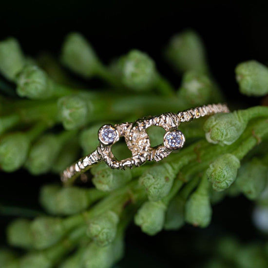 Load image into Gallery viewer, Danielle Welmond 14K Yellow Gold and Diamond Sweetheart Ring
