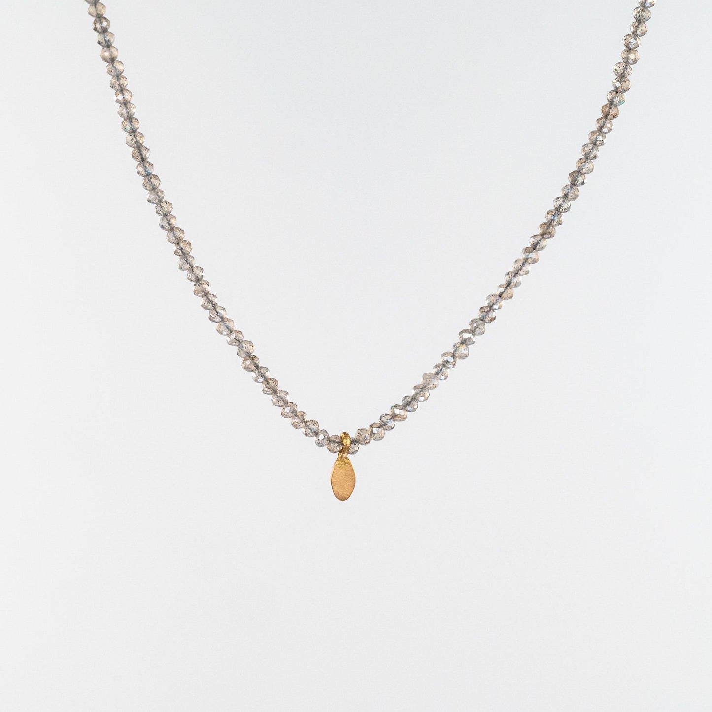 Load image into Gallery viewer, Labradorite Beaded Necklace with 18K Oval Drop
