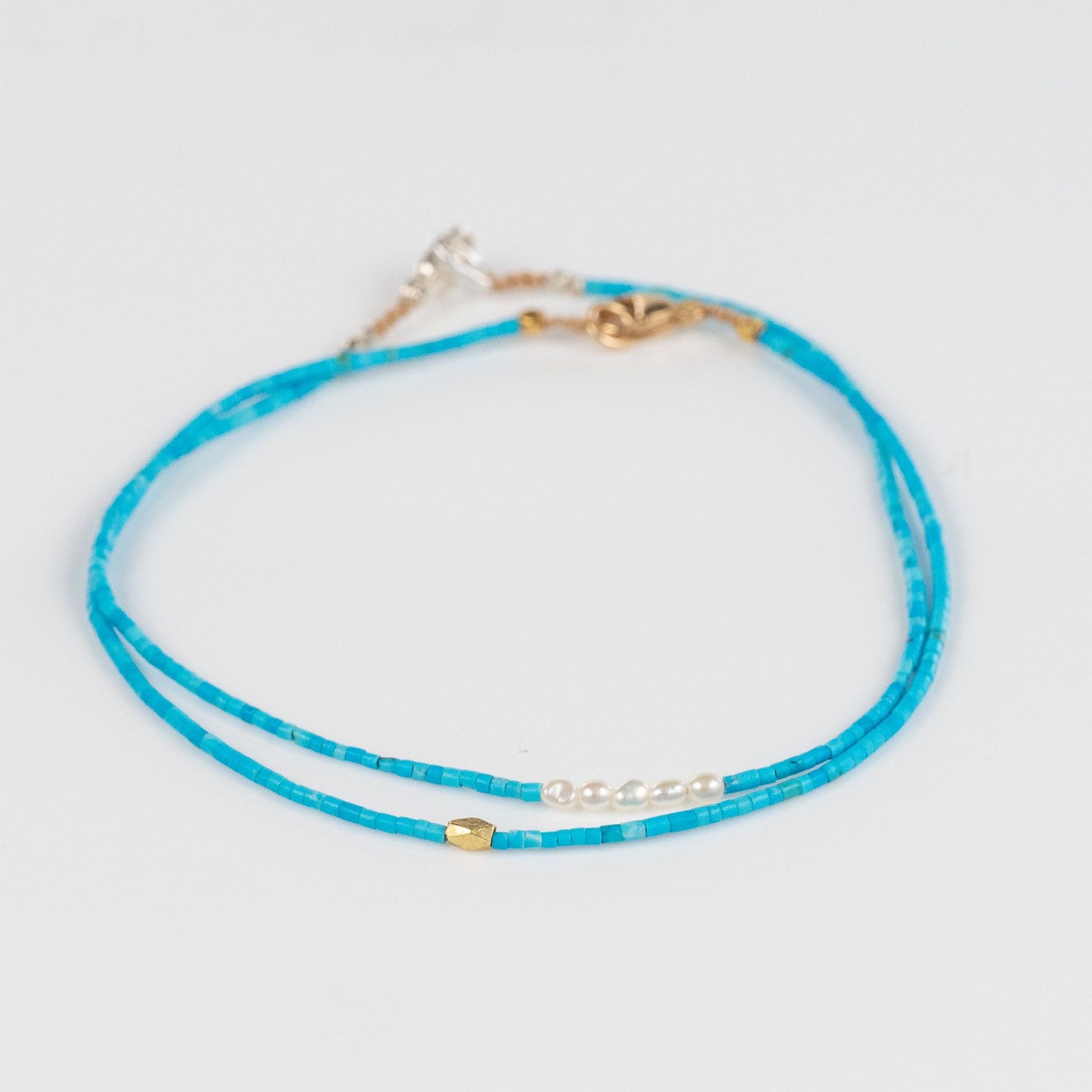 Load image into Gallery viewer, Heishi Turquoise + 5 Pearl Beaded Bracelet
