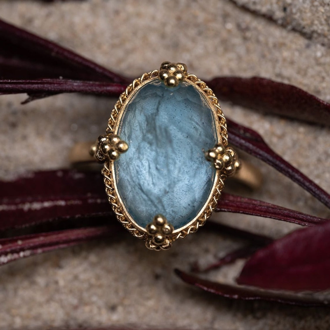 Load image into Gallery viewer, AMÁLI 18K Misty Blue Aquamarine Ring
