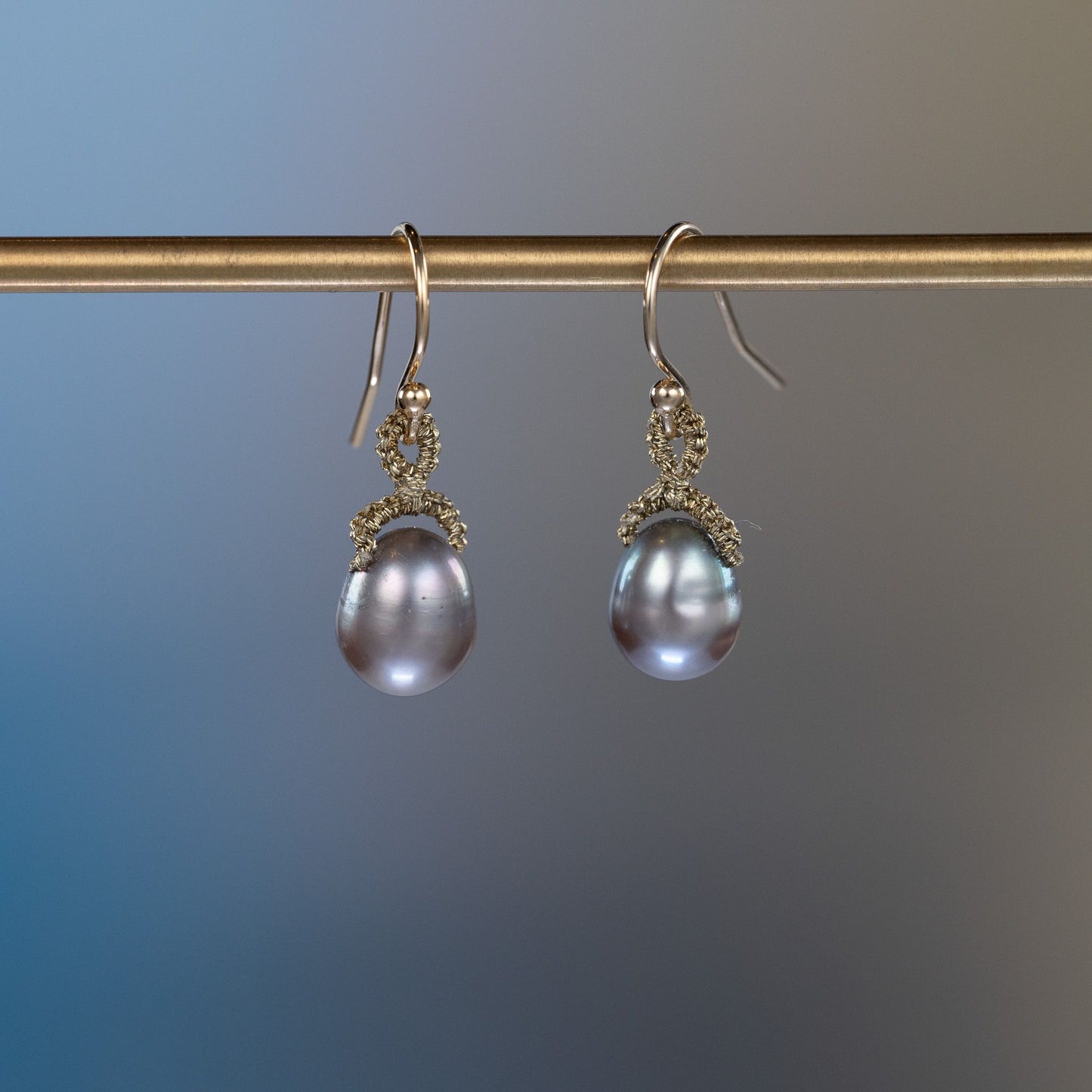 Load image into Gallery viewer, Danielle Welmond Grey Pearl Drop Earrings
