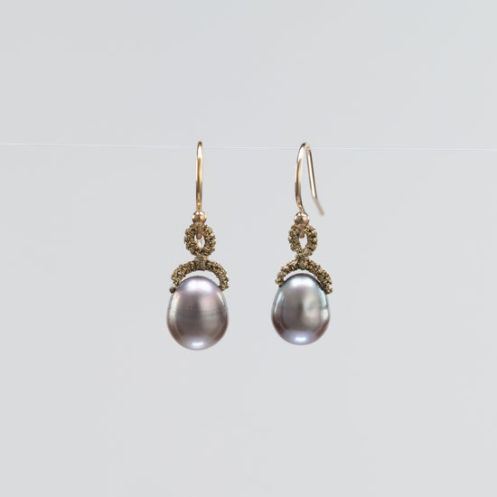 Load image into Gallery viewer, Danielle Welmond Grey Pearl Drop Earrings
