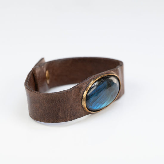 Load image into Gallery viewer, Small Labradorite Brown Leather Cuff
