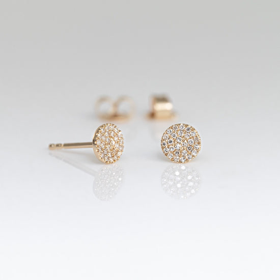 LIVEN 14K Yellow Gold 5.5mm Diamond Pave Disc Post Earrings