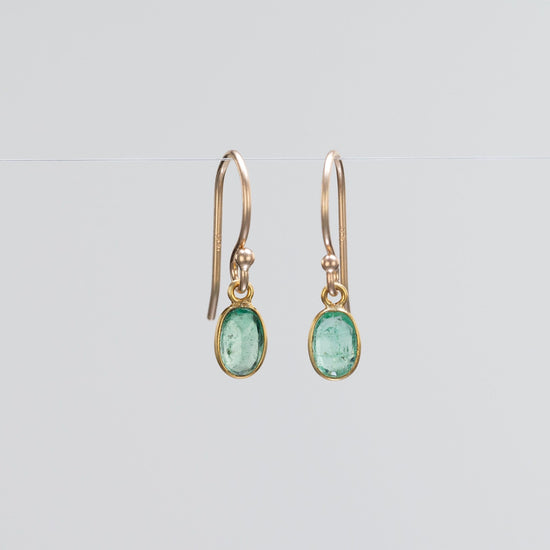 18K Yellow Gold Oval Emerald Dangle Earrings