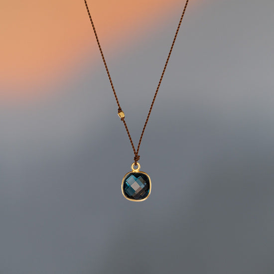 Load image into Gallery viewer, 18K Yellow Gold Square London Blue Topaz Necklace
