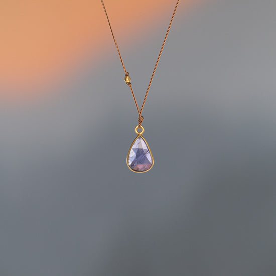 Load image into Gallery viewer, 18K Yellow Gold Teardrop Tanzanite Necklace
