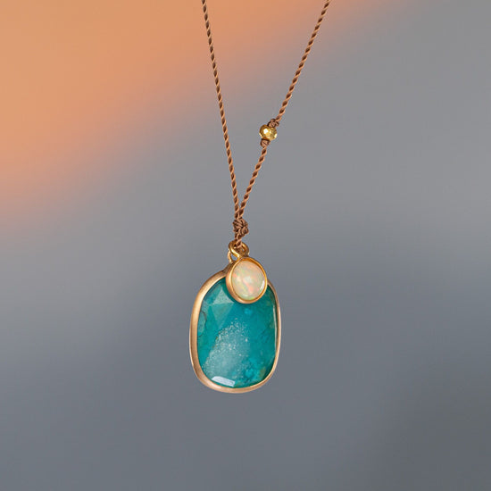 Load image into Gallery viewer, 18K Yellow Gold Peruvian Opal + 14kt Opal Necklace

