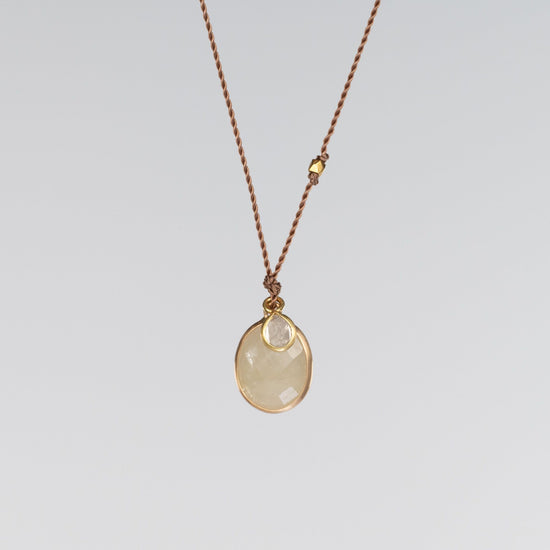 Load image into Gallery viewer, 18K Yellow Gold Natural Sapphire + Diamond Slice Necklace
