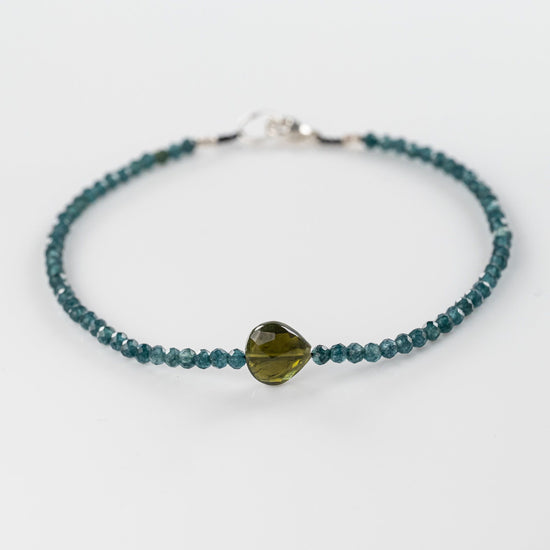 Load image into Gallery viewer, Teal London Blue Quartz + Tourmaline Beaded Bracelet
